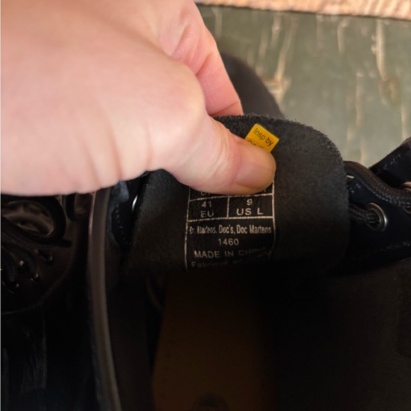 Dr. Martens 1460 Originals 8-Eye, Unisex, Black Leather Size 9 Womens EU 41 - Picture 10 of 10